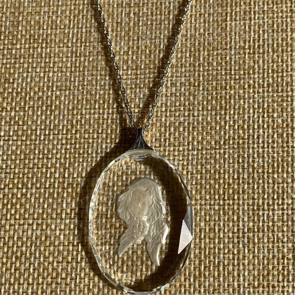 House of Goebel Adoring Angel Austrian crystal pendant, limited edition - Picture 3 of 5